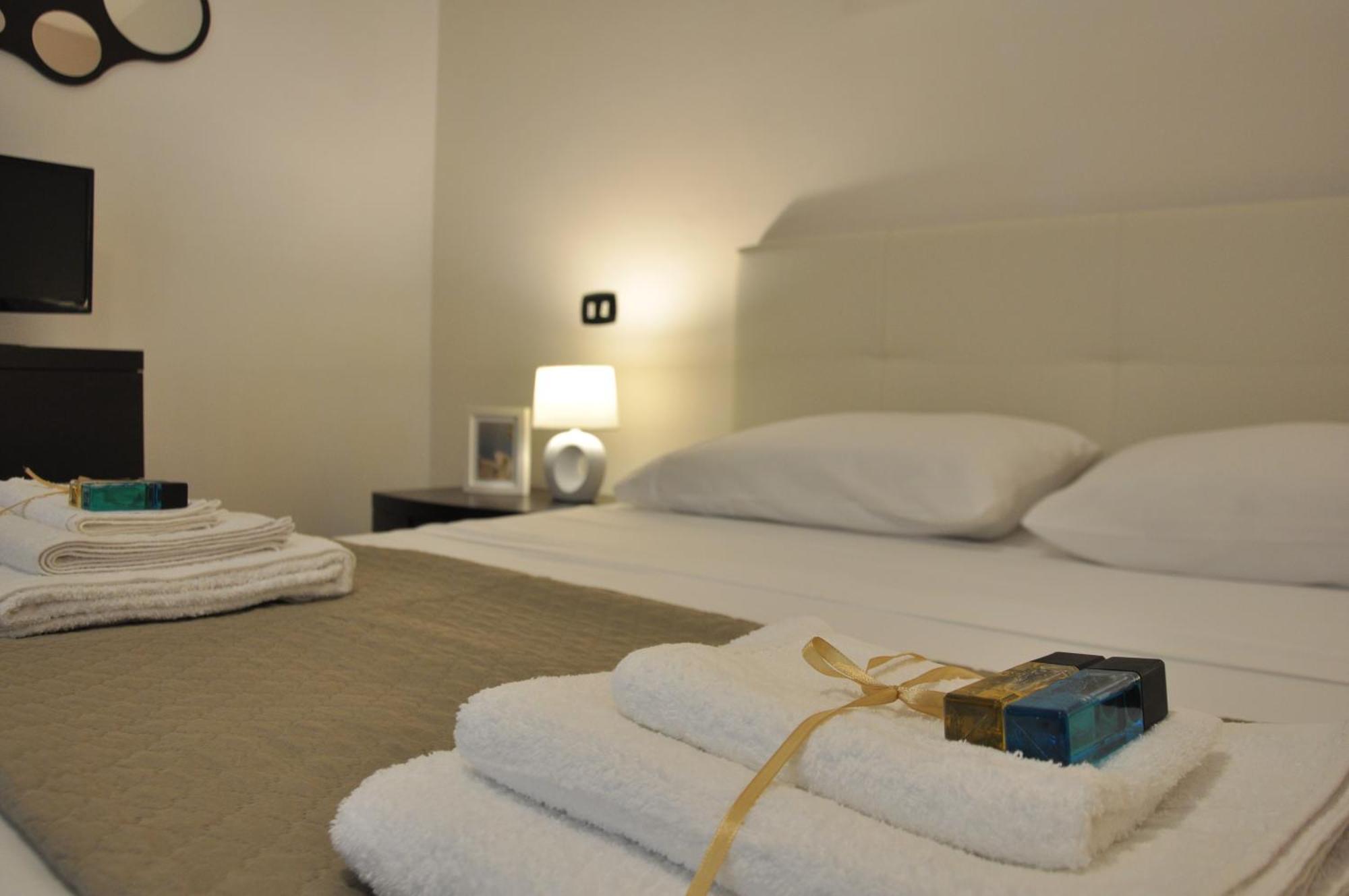 Le Muse Apartment Caserta Exterior foto